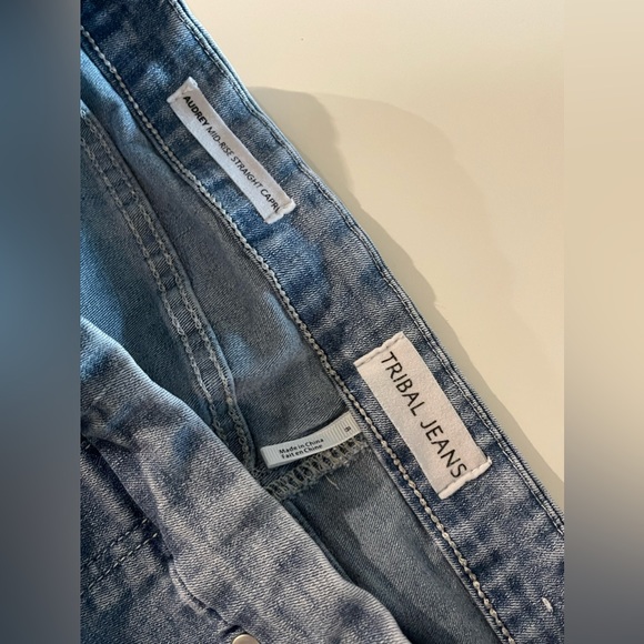 Tribal Audrey mid rise straight capri with embellished hem - Picture 4 of 4